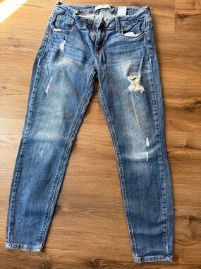 eunina Women's Distressed Skinny Jeans in Medium Blue